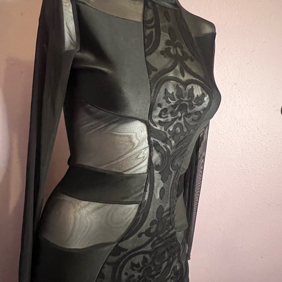 Chic Black Patterned Long Sleeve Dress - Picture 5 of 6